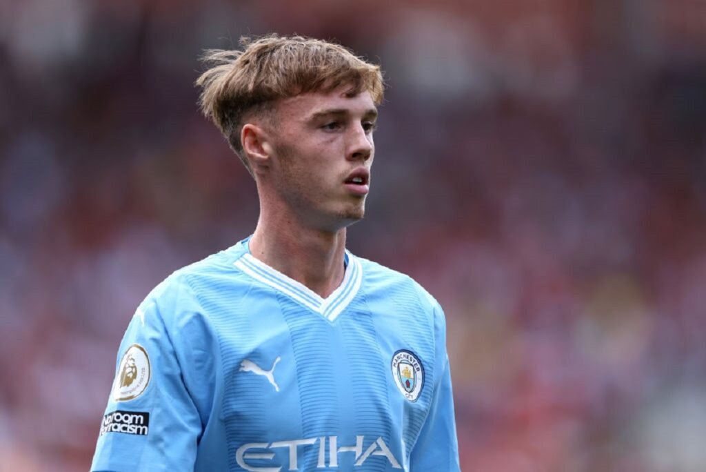 Cole Palmer playing for Manchester City.