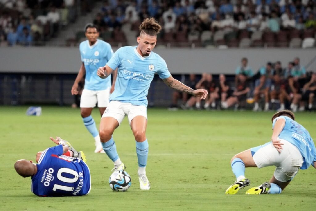 Kalvin Phillips playing for Manchester City.