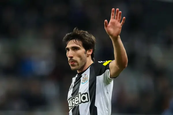 Man City Suffer Transfer Blow With £55M Midfield Target Now ‘Determined To Stay’ At Premier League Rival