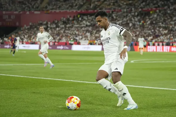 ‘Crazy’ ‘I Don’t Think He’s Worth That’ Fans React As Man City And Arsenal Vie For Brazilian With £85M Price Tag