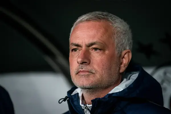 Journalist Confirms Membership Managed By Ex Chelsea And Man United Boss Have Tabled “Official Supply” For Man Metropolis Star