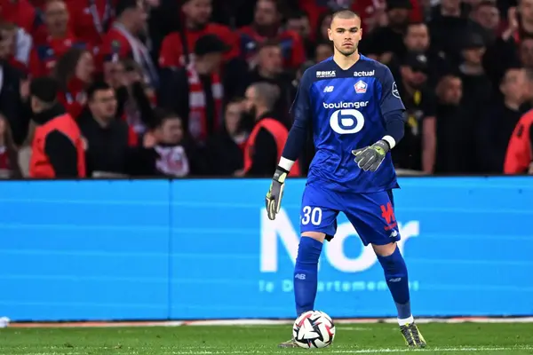 ‘Get Donnarumma Pls’ ‘Way Too Expensive’ Man City Fans React After Hearing Possible Ederson Replacement’s Price Tag