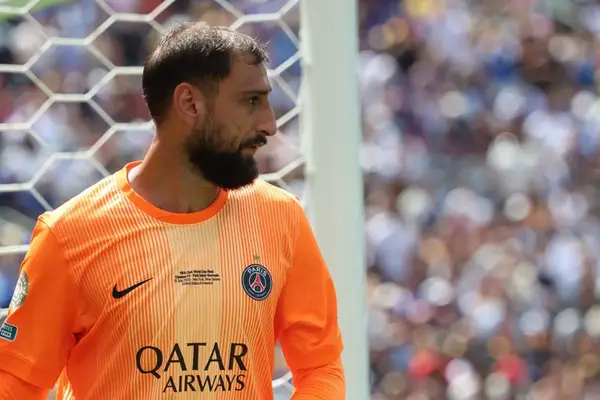 Reliable Journalist Says Man City And United Are “Interested” In Champions League Winner After Contract Talks Stall