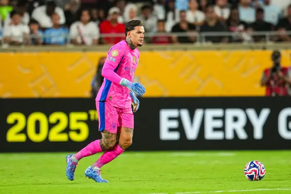 REPORT: Man City Star Has Been ‘Offered’ £250K p/w Contract To Leave The Etihad