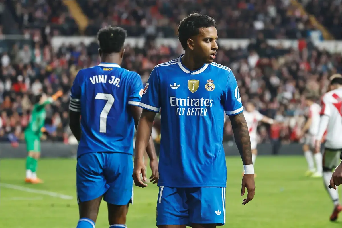 £170k p/w Winger ‘On The Brink’ Of January Move With Man City Leading Chelsea In Race To Secure £52M Deal £170k p/w Winger ‘On The Brink’ Of January Move With Man City Leading Chelsea In Race To Secure £52M Deal