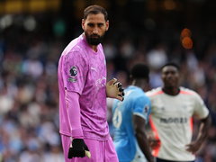 Man City Star Slammed As "A Disaster" Following PSG Display